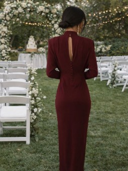Vestido Midi Burdeos Elegante con Manga Larga y Drapeado | Moda para Bodas y Eventos