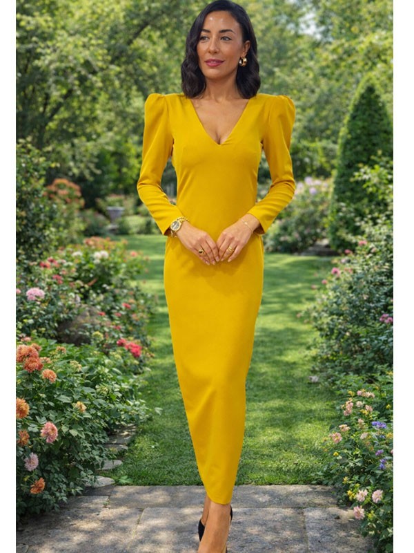 Vestido midi mostaza elegante con espalda descubierta para mujer